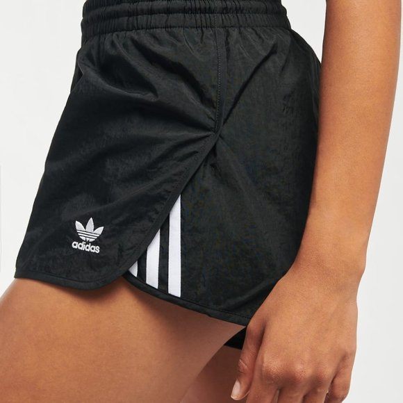 New Adidas 3 Stripes Trefoil Woven Shorts GN2885 - Picture 1 of 3